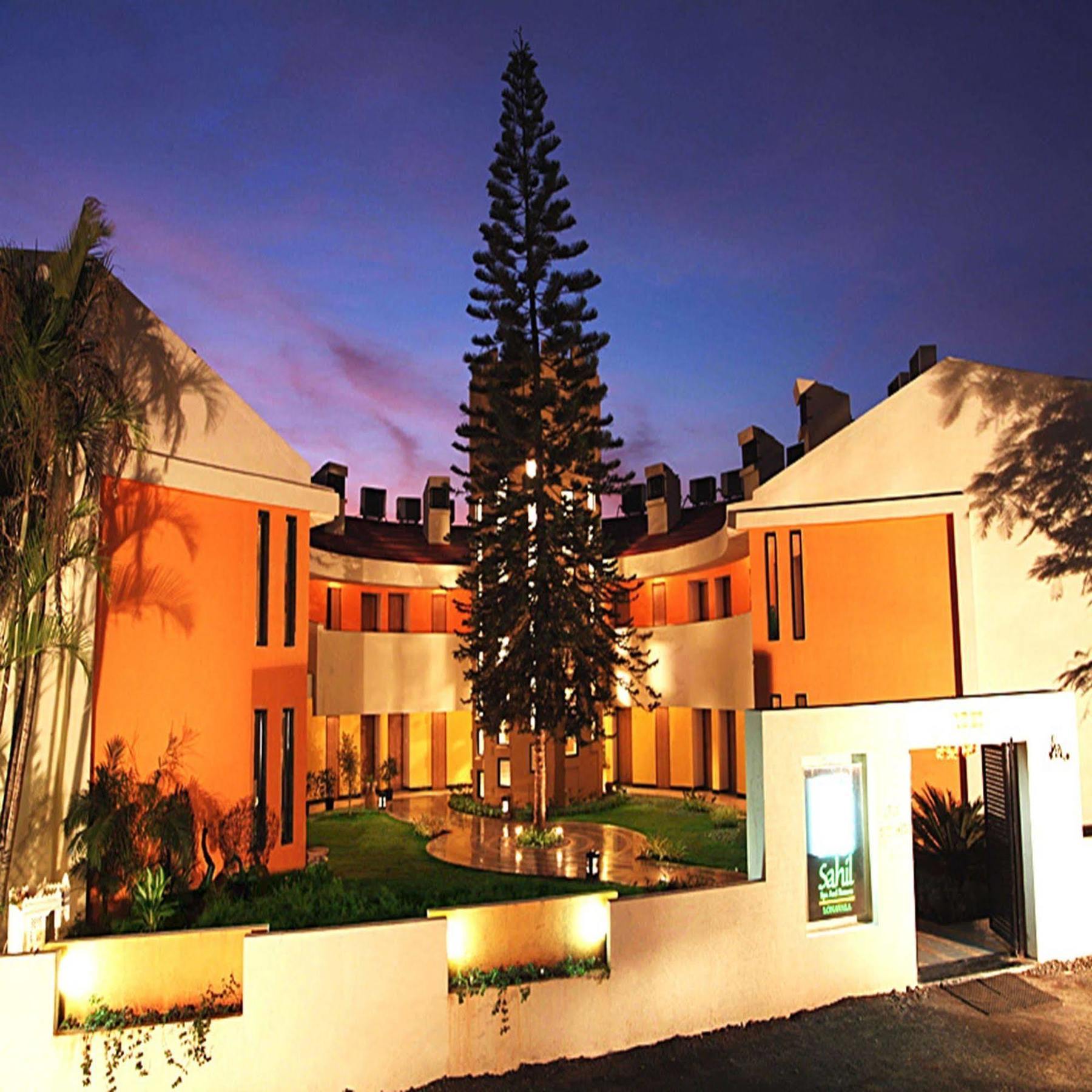 Sahil Sarovar Portico Lonavala Exterior photo