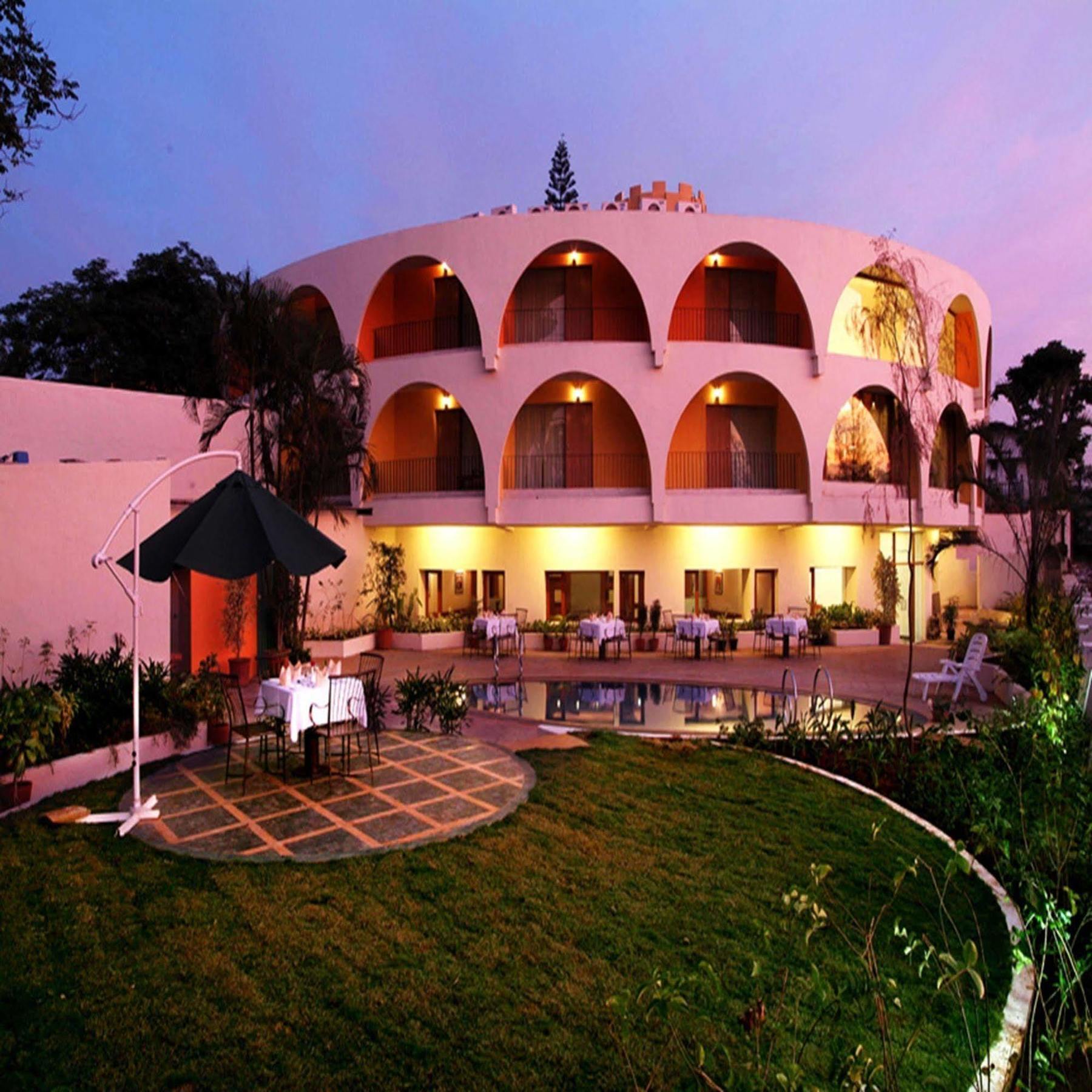 Sahil Sarovar Portico Lonavala Exterior photo